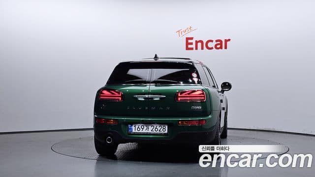 MINI Cooper Clubman 4