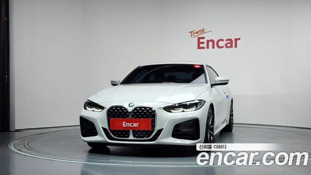 BMW 4 Series (G22) 3