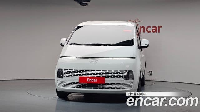 Hyundai Staria 2
