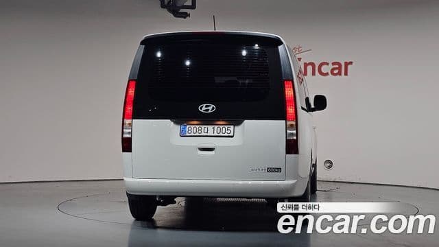 Hyundai Staria 3
