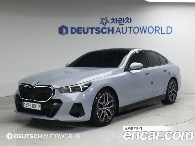 BMW 5 Series (G60) — 1