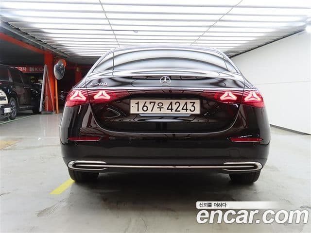 Mercedes-Benz E-Class W214 3