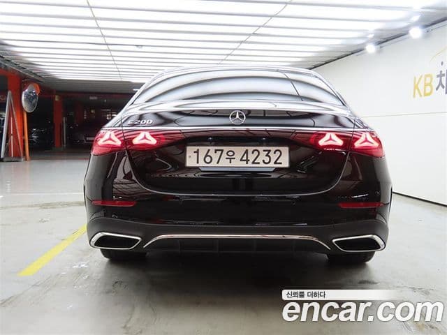 Mercedes-Benz E-Class W214 3