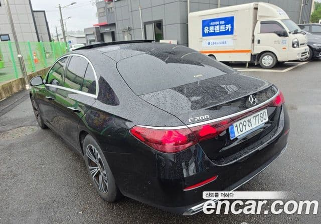 Mercedes-Benz E-Class W214 3