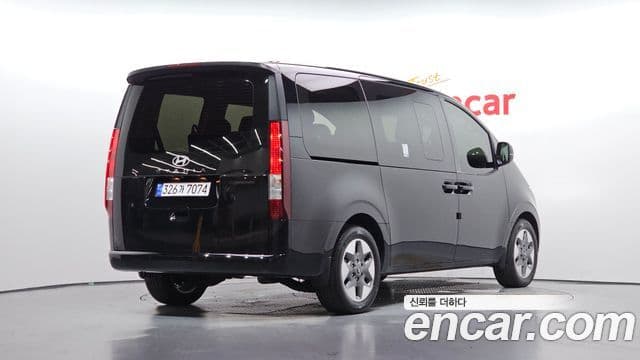 Hyundai Staria 2