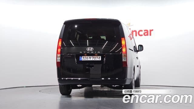 Hyundai Staria 4