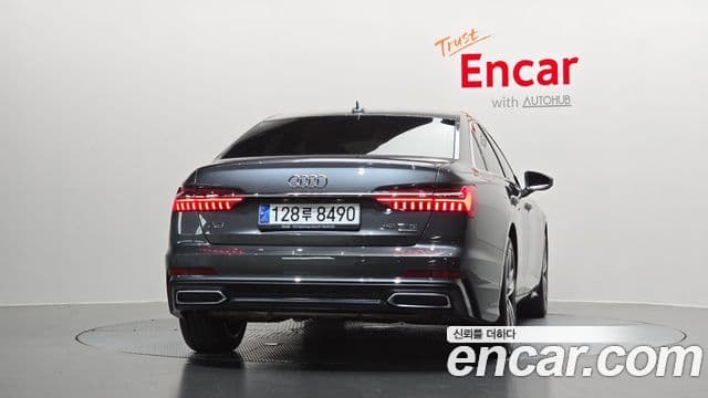 Audi A6 (C8) 3