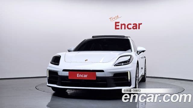 Porsche Panamera (976) 3