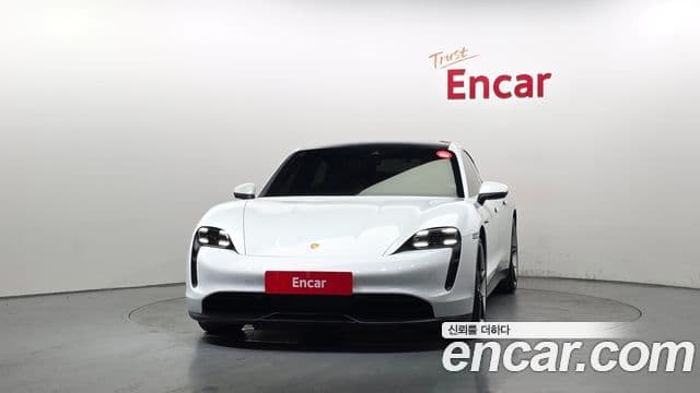 Porsche Taycan 3