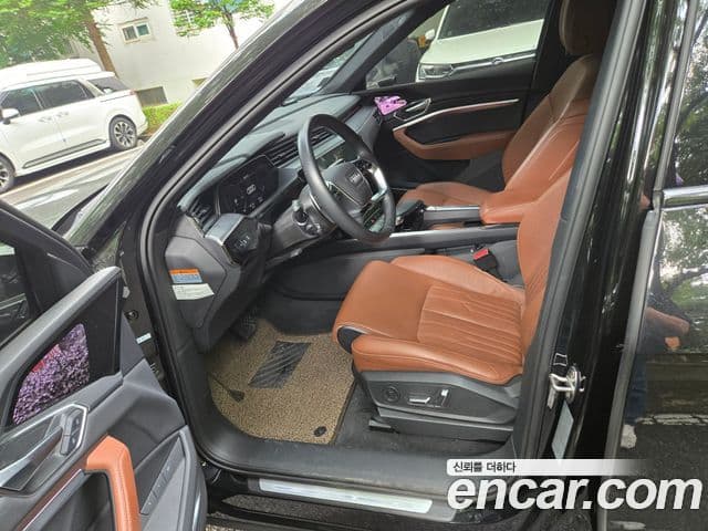 Audi e-트론 3
