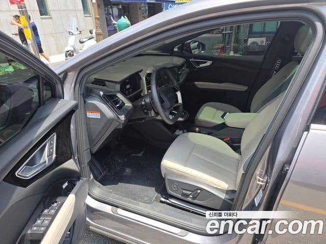 Audi Q4 e-트론 (F4) 2