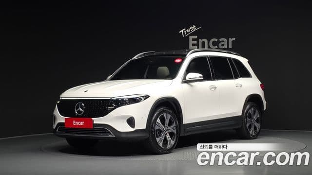 Mercedes-Benz EQB X243
