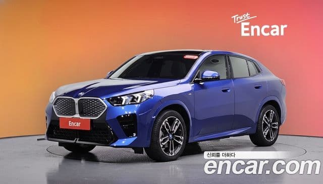 BMW iX2 (U10)