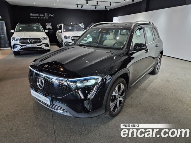 Mercedes-Benz EQB X243