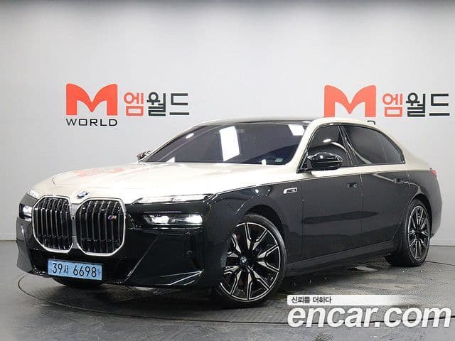 BMW i7 (G70)