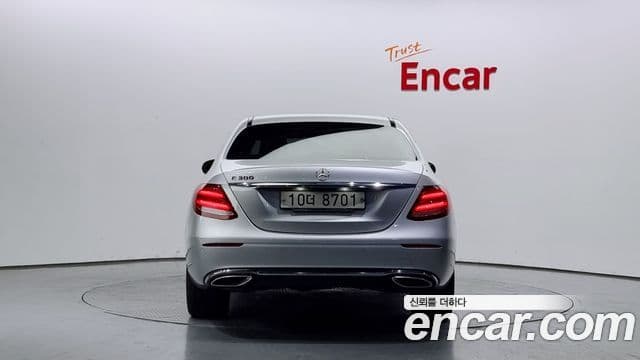 Mercedes-Benz E-Class W213 4