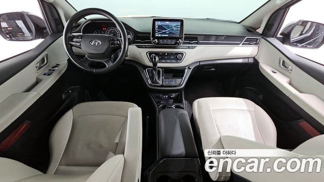 Hyundai The New Grand Starex 4