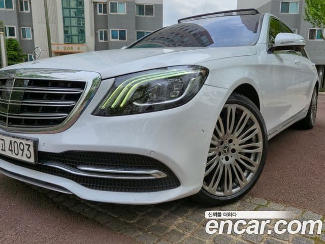 Mercedes-Benz S-Class W222