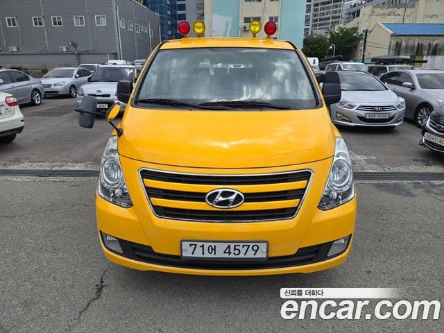 Hyundai Grand Starex 1