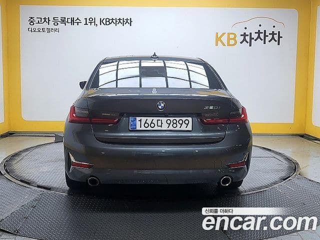 BMW 3 Series (G20) 4