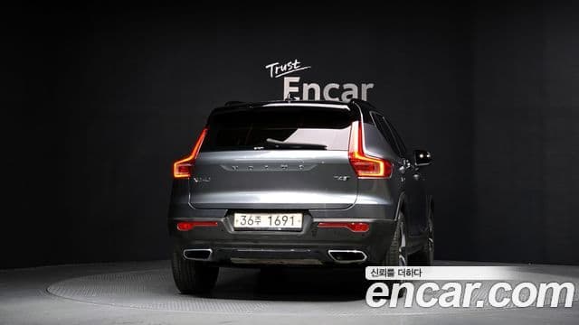 Volvo XC40 4