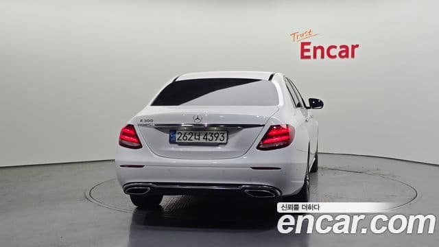 Mercedes-Benz E-Class W213 4