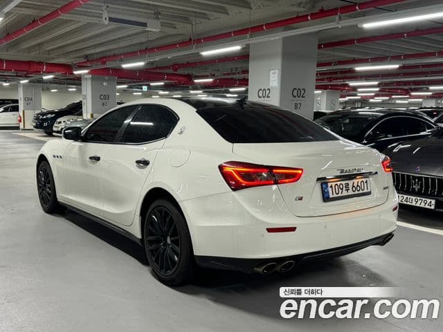 Maserati Ghibli 2