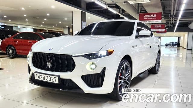 Maserati Levante 3