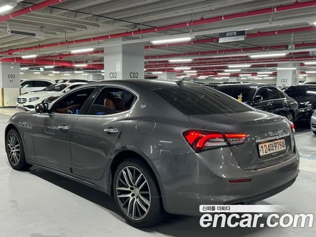 Maserati Ghibli 3