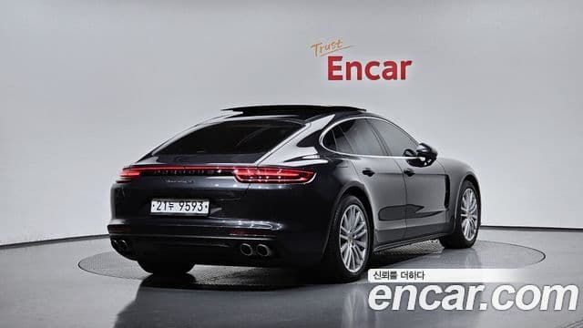Porsche Panamera (971) 2