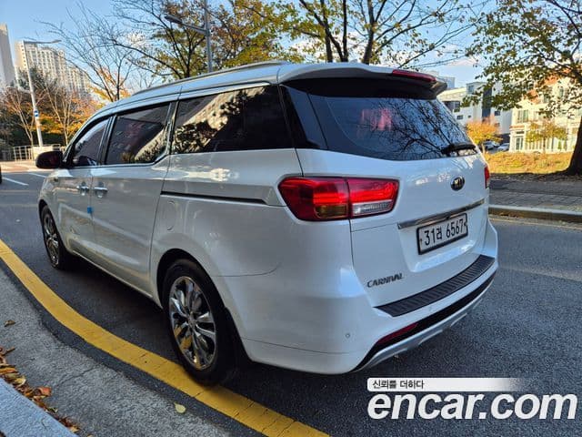 Kia All New Carnival 3