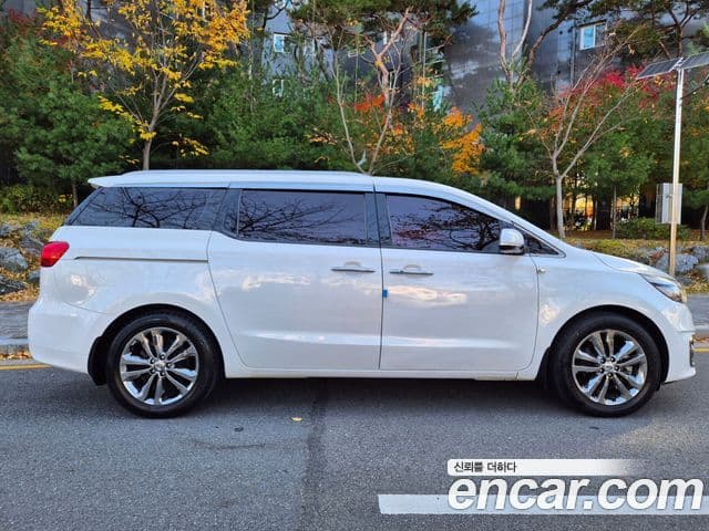 Kia All New Carnival 4