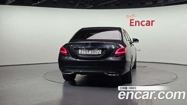 Mercedes-Benz C-Class W205 4
