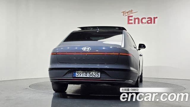 Hyundai Grandeur (GN7) 3