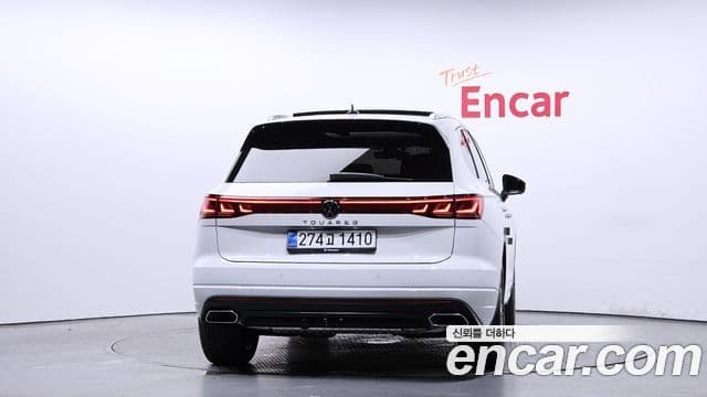 Volkswagen Touareg 3rd Gen 4