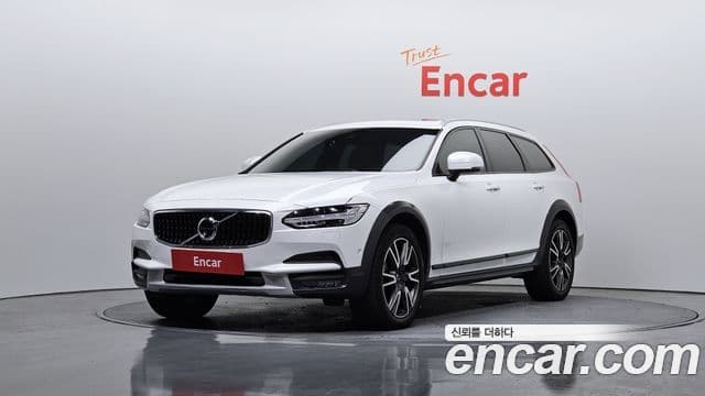 Volvo V90 Cross Country 1