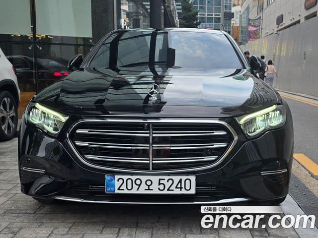 Mercedes-Benz E-Class W214 1