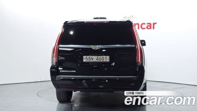 Cadillac Escalade 3