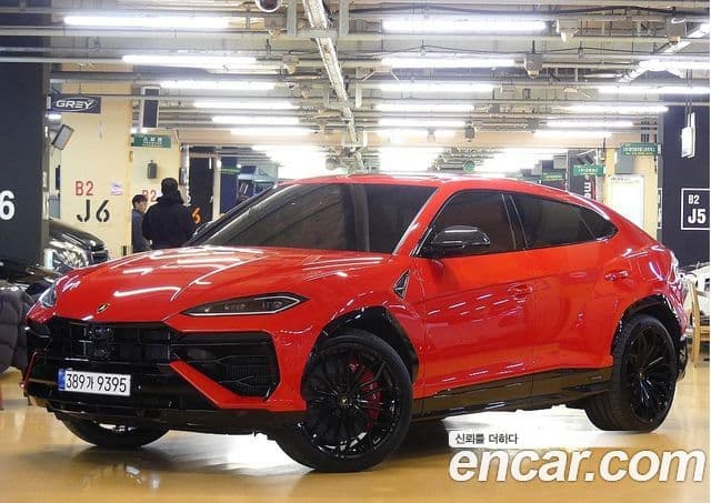 Lamborghini Urus 3