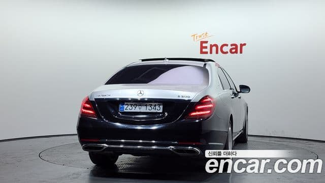 Mercedes-Benz S-Class W222 4