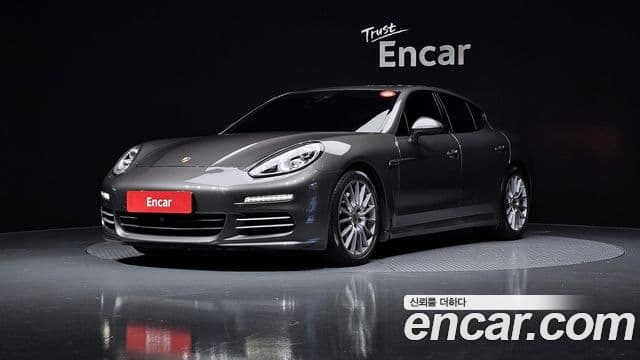 Porsche Panamera 1