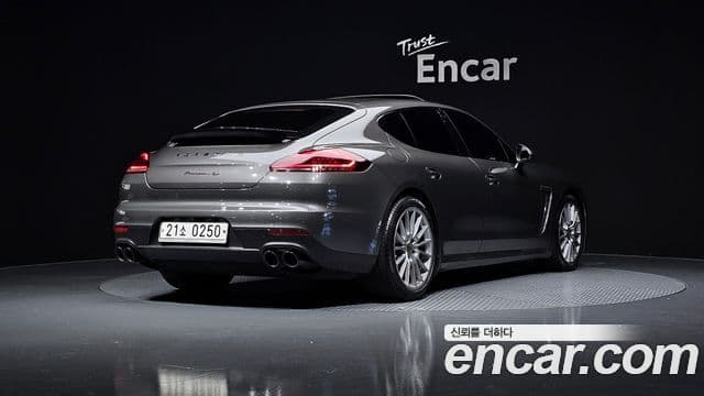 Porsche Panamera 2