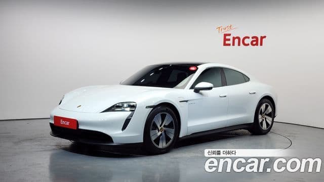 Porsche Taycan 1