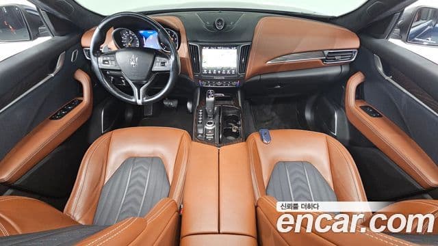 Maserati Levante 4
