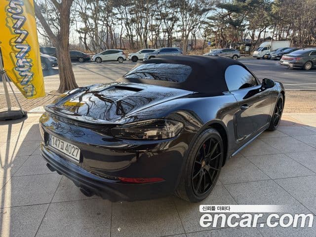 Porsche 718 Boxster 2