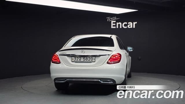 Mercedes-Benz C-Class W205 4