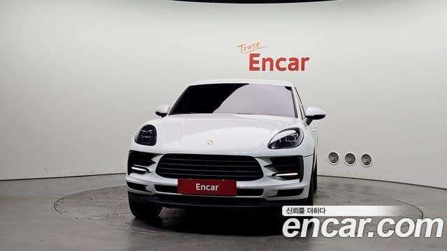 Porsche Macan 3