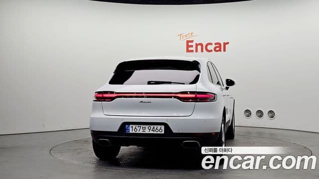 Porsche Macan 4
