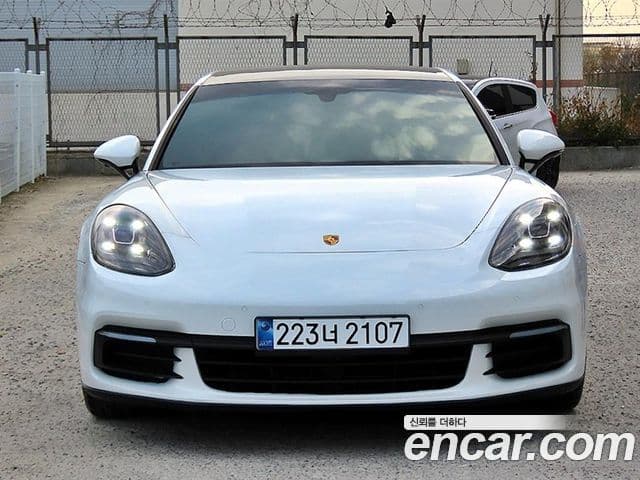 Porsche Panamera (971) 1