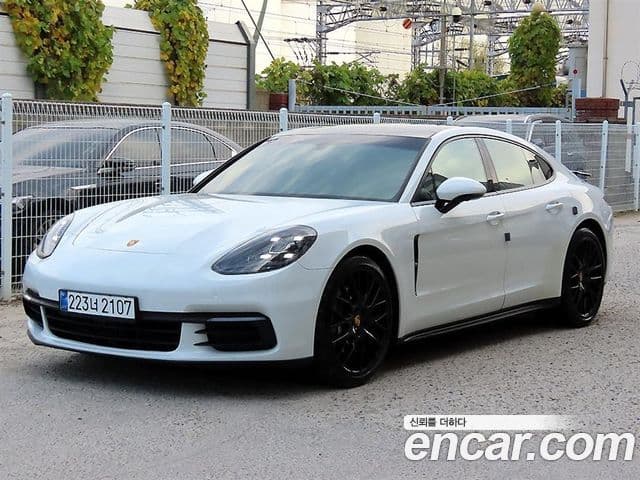 Porsche Panamera (971) 2